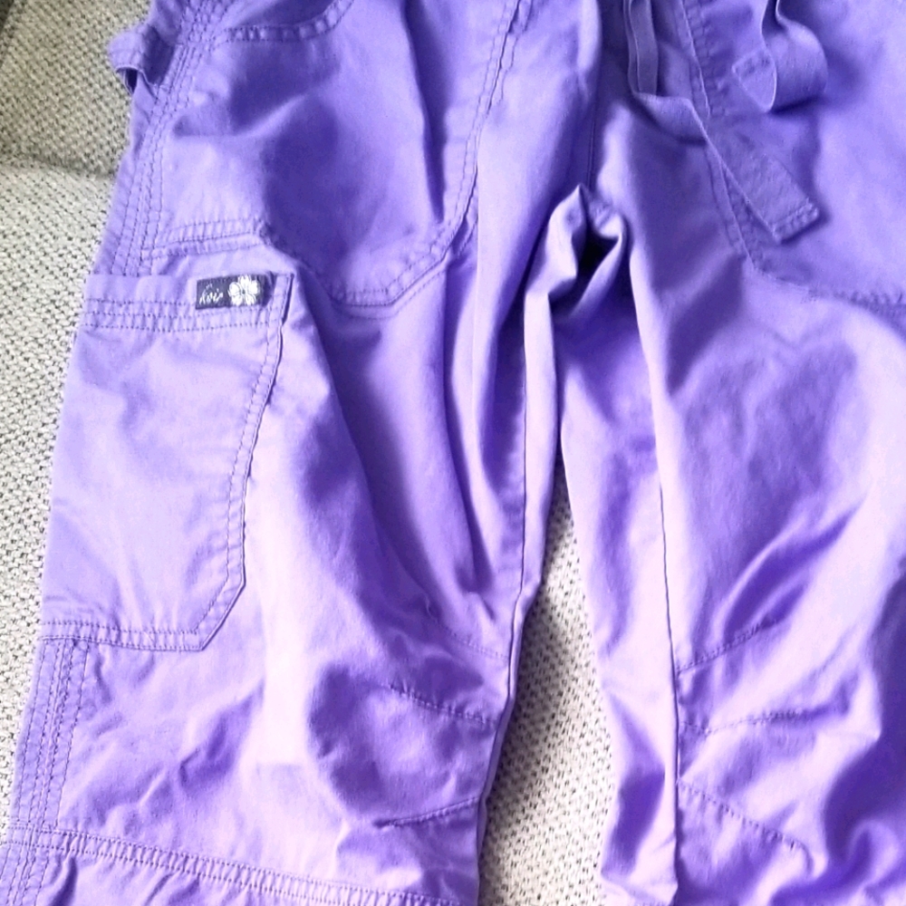 Ladies Koi scrub pants.